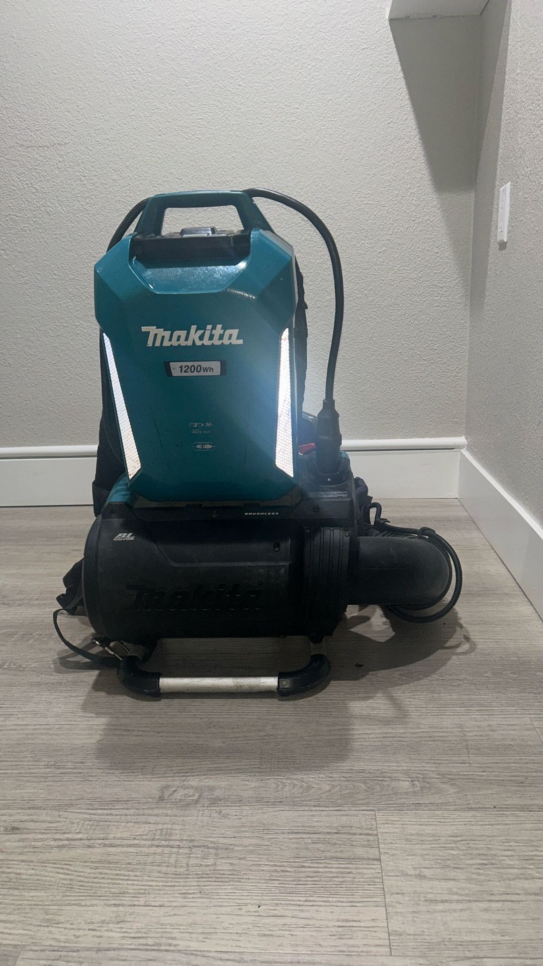 Makita Leaf Blower With Battery