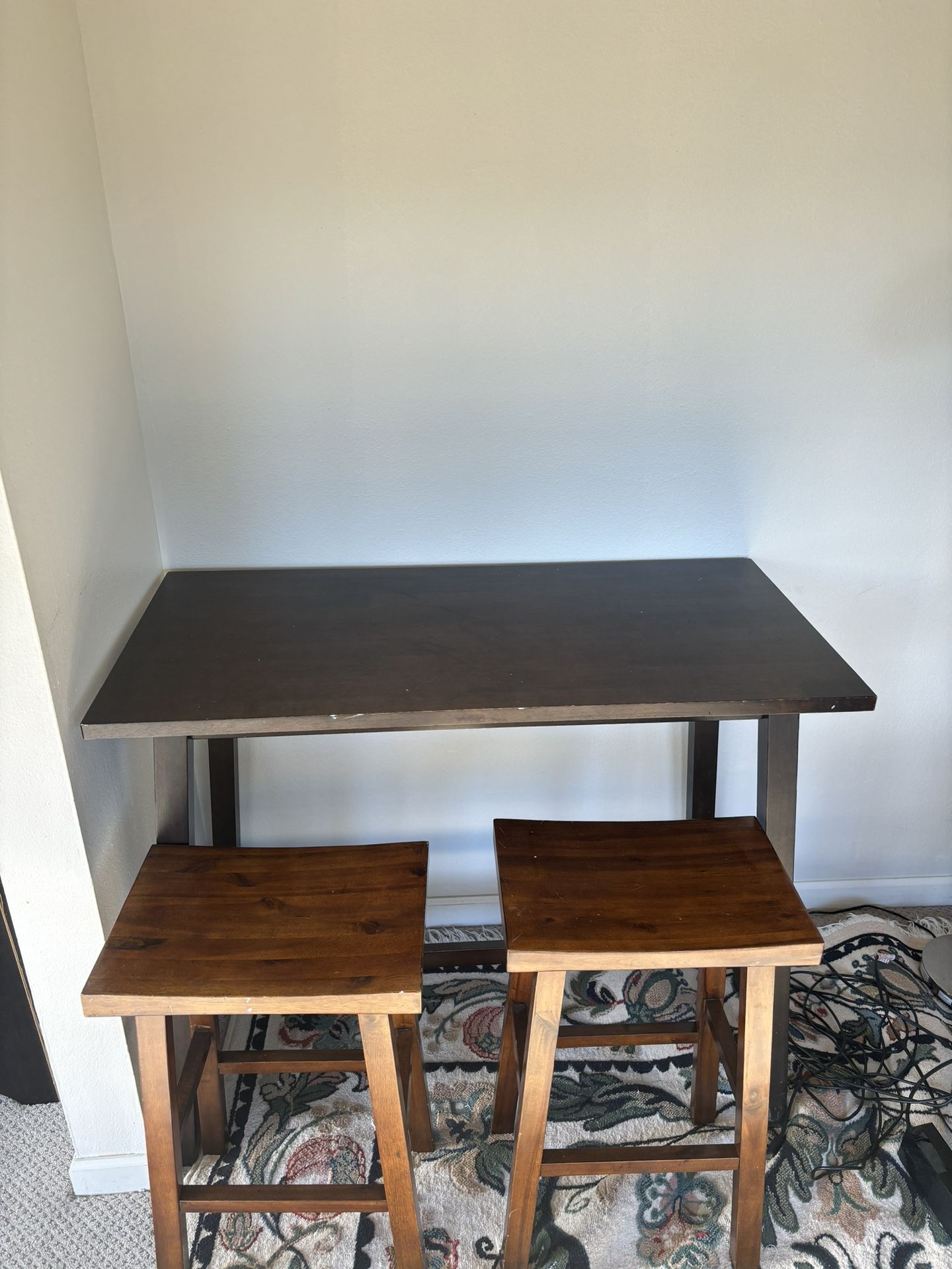 Breakfast Table and Stools