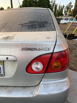 03 Toyota Corolla CE para partes o completo. For parts