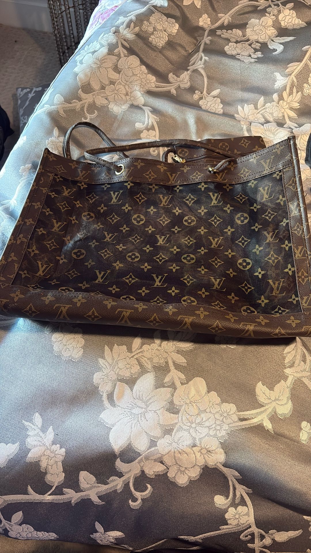 Large TOTE