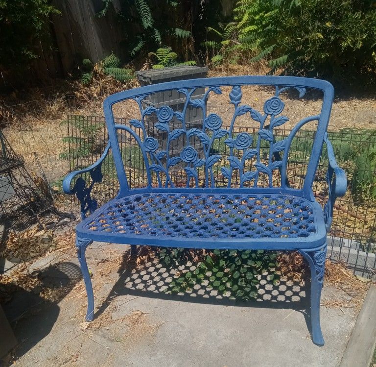 Iron Garden Love Seat