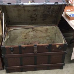 Wood and Metal Steamer Trunk $40