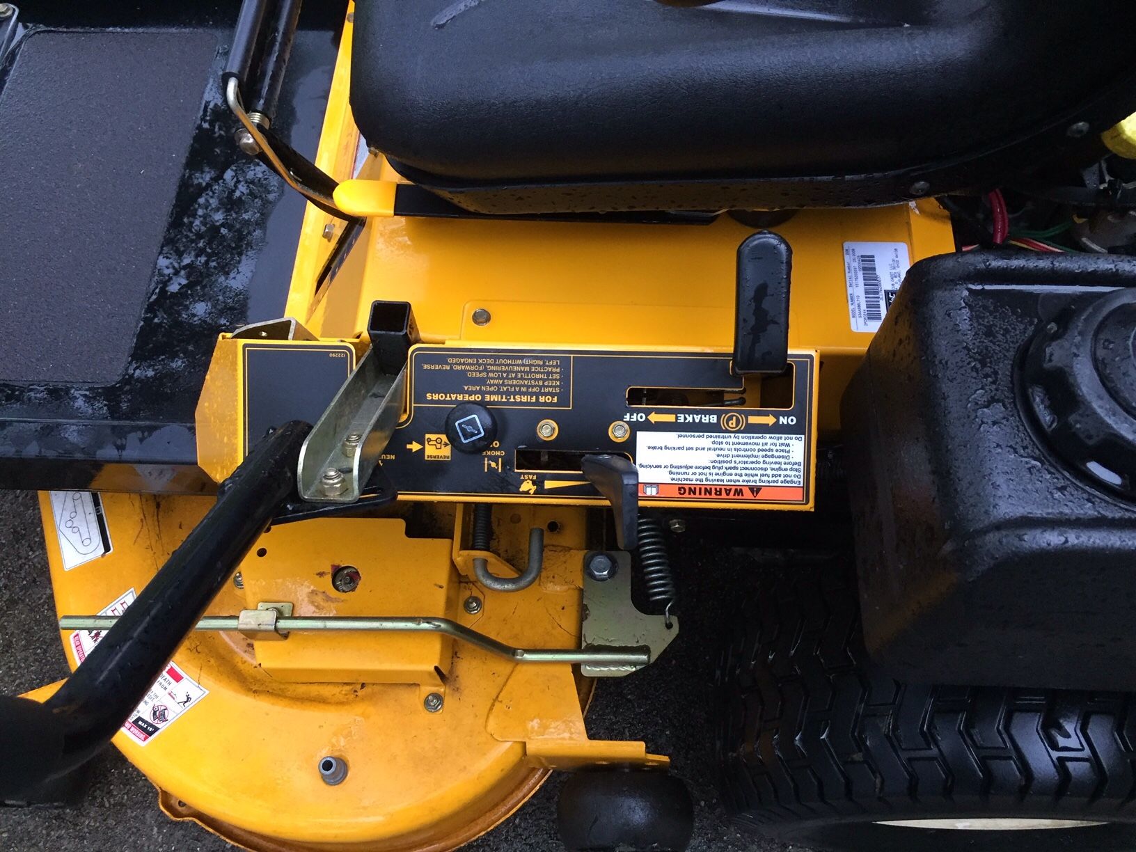 Cub Cadet Z Force Zero Turn mower 44" Deck Great Shape runs Great very