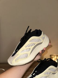 Yeezy 700 V3