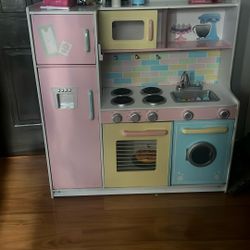 Play Kitchen Set