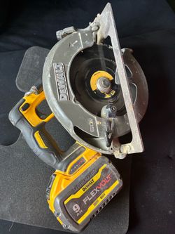 Dewalt saw