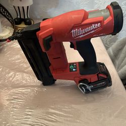 Pistola Trim18 GA Con Pila No Cargador