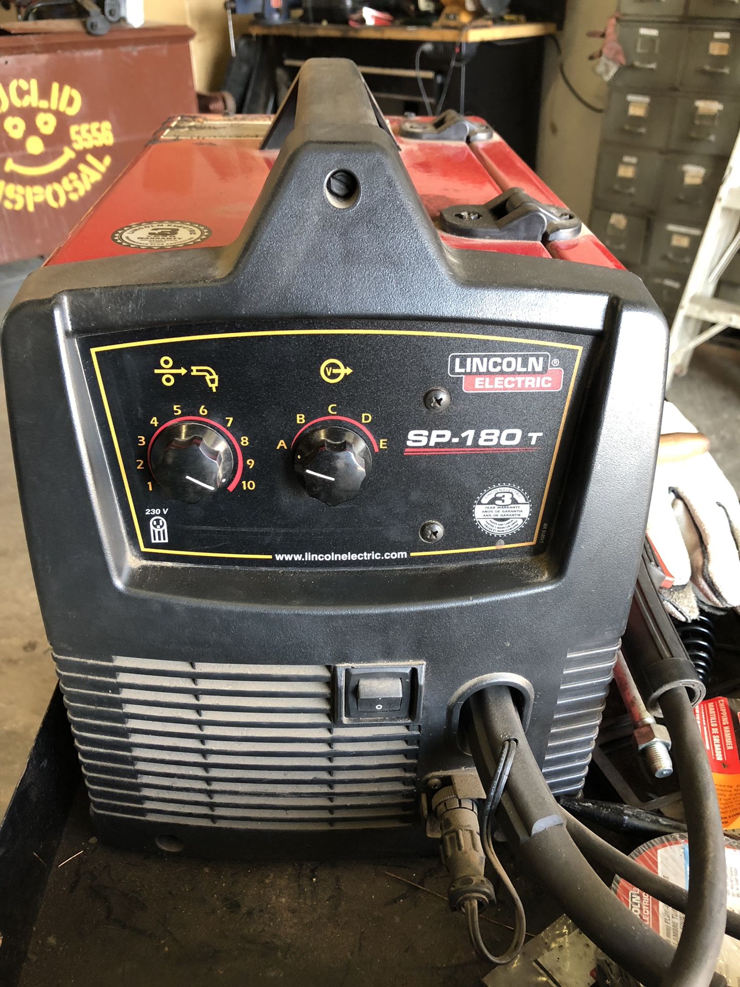 Lincoln SP-180t MiG Welder w/ gas Complete with Accessories
