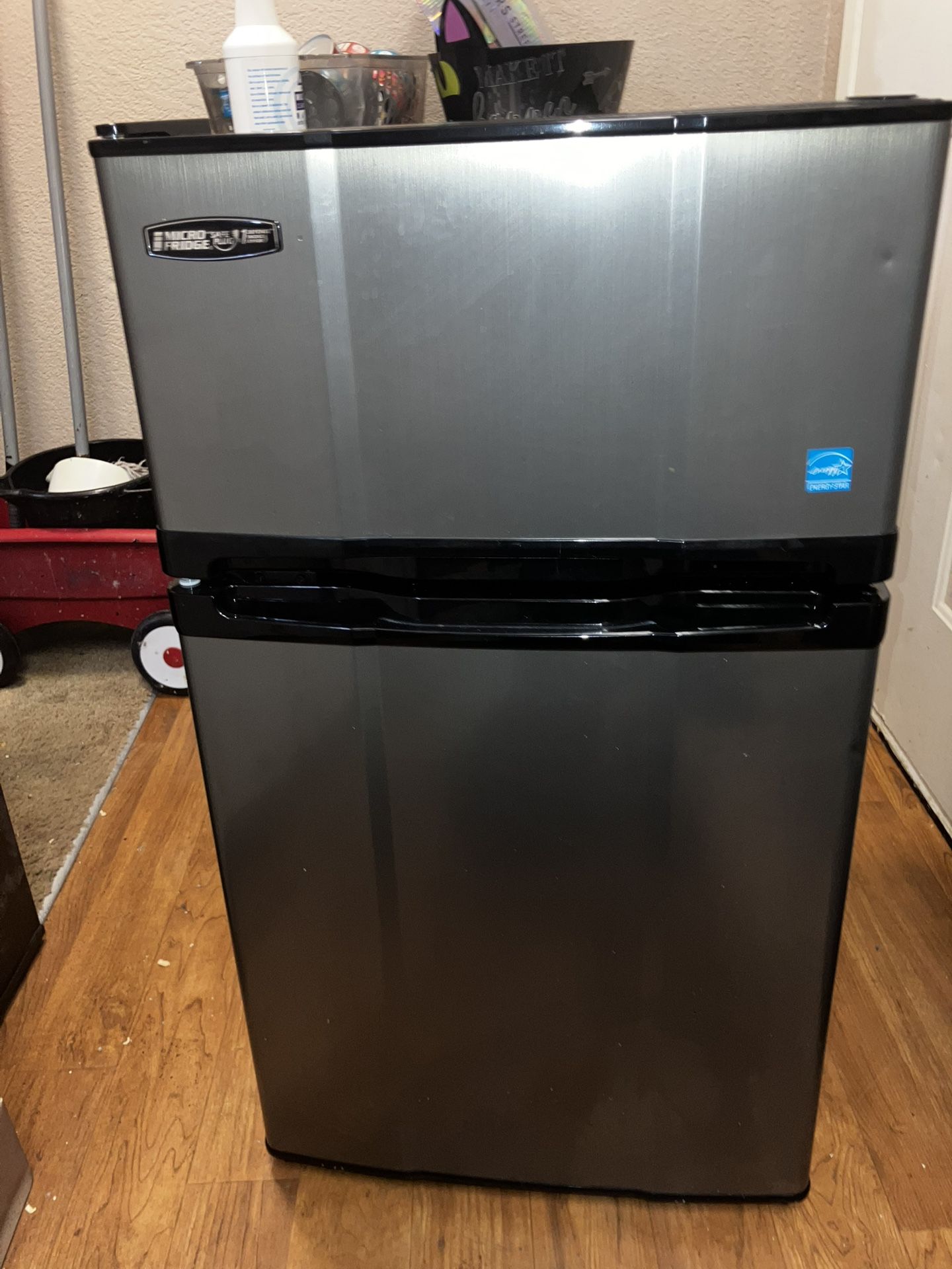 Mini Fridge With Freezer 