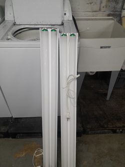 2) 4Ft Flood Light Works Perfect $6