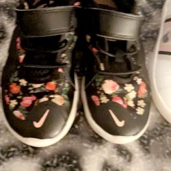Girls Nikes 