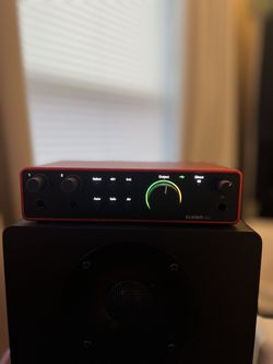 Focusrite Scarlett 2i2 4th Gen USB Audio Interface