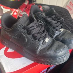 nike forces 