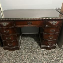 9 Drawer Desk 