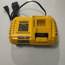 DEWALT 20V MAX / 60V FLEXVOLT Fast Battery Charger Lithium-Ion Fan Cooled BRAND NEW 