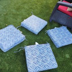 Outdoor Love Seat With Cushions