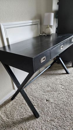 Threshold desk