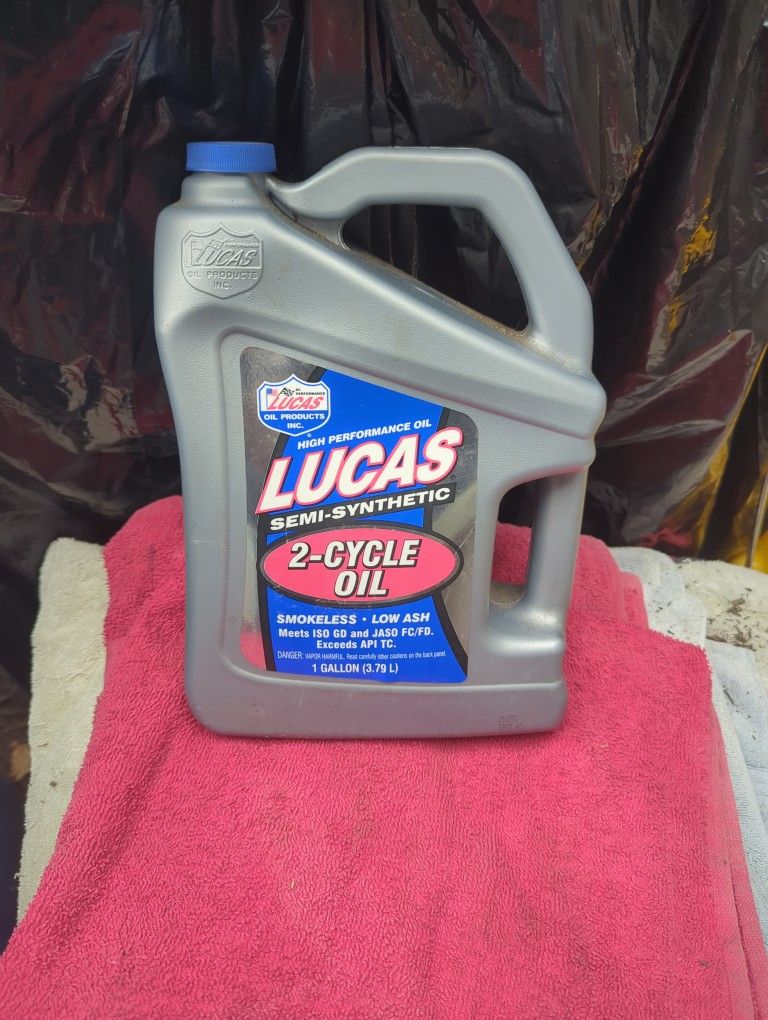 Lucas Semi Synthetic Oil 2 Cycle Oil
