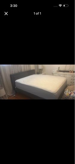 Queen bed and bedframe