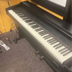 Electronic Piano