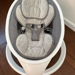 Munchkin Baby Swing – Excellent Condition