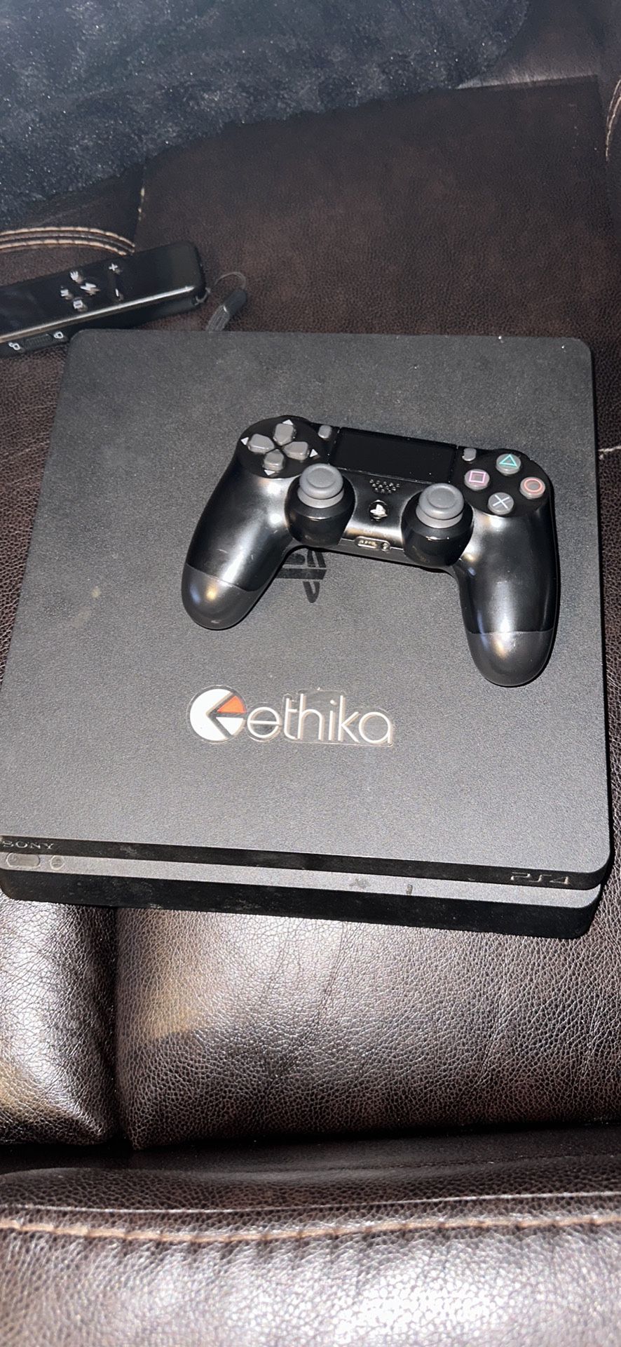 Ps4 Slim 1TB Edition