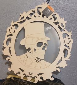 New  "Glass" & Plywood Halloween Decor - Skull With Top Hat