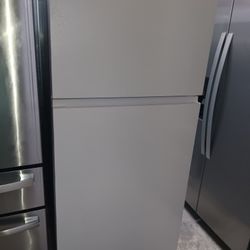 Hisense Refrigerator Top And Bottom Works Good 👍