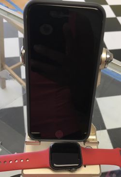 Iphone SE and Apple Watch series 5 combo