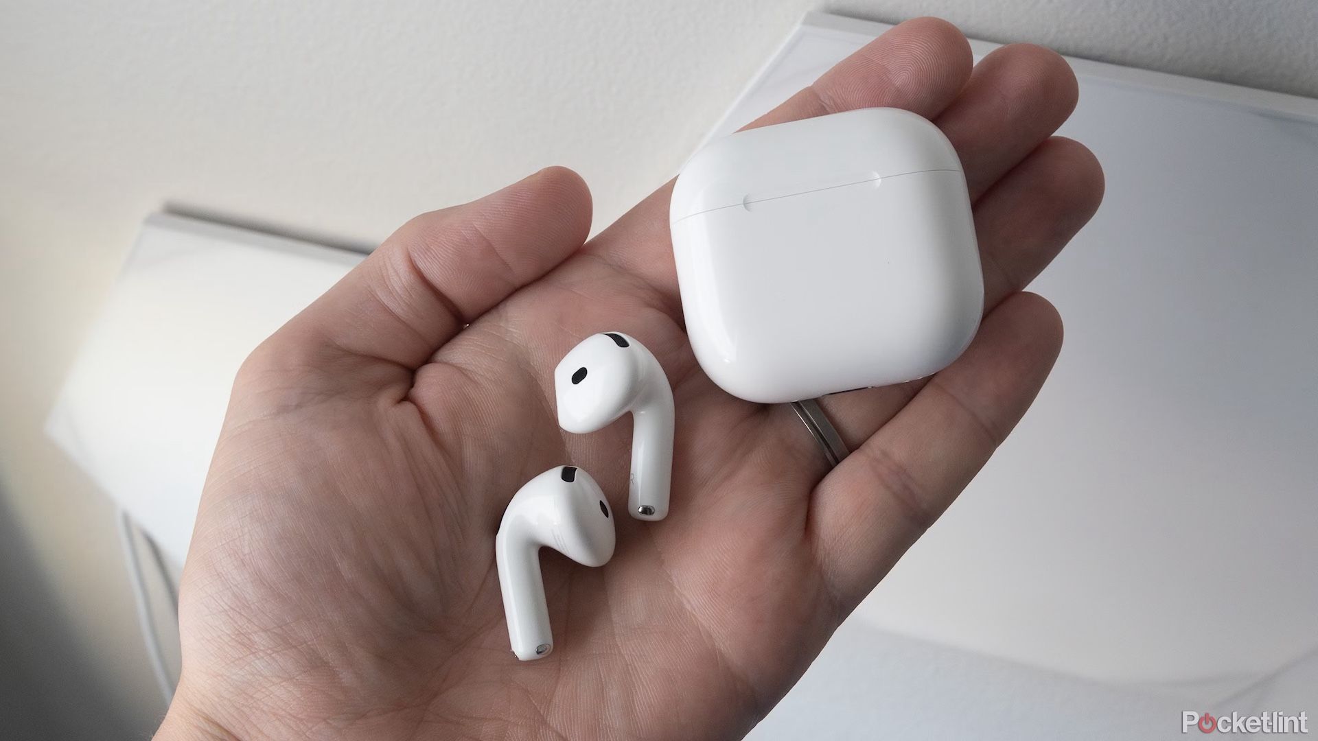 AirPods 2 Pro & 4