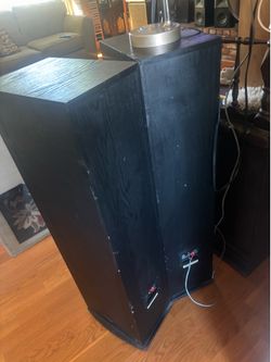 2 Polk R50 speakers