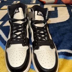 Air Jordan 1 Retro High OG "Dark Mocha”