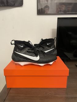 Nike cleats size 9.5 brand new