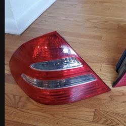 2004-2008 Mercedes E320-350 Tail Light Lamp