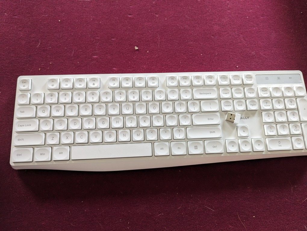 Macally White Cordless Keyboard 