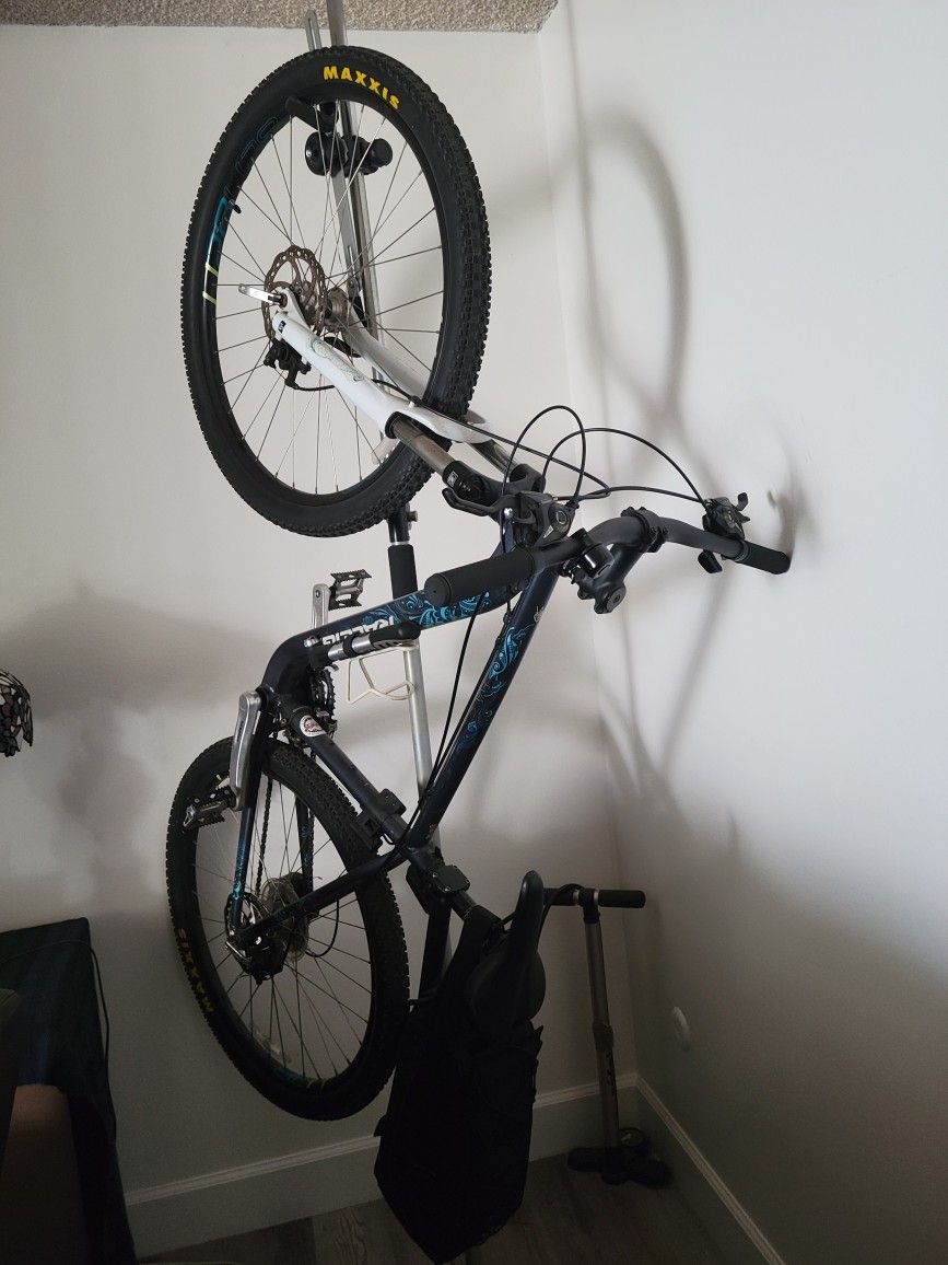 Raleigh Mountain Bike, Women's W/ Accessories 