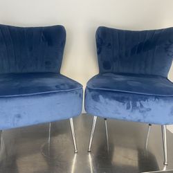 Luxurious Blue Velvet Accent Chairs For Living Or Bedroom 