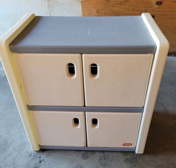 Cabinet Little Tikes