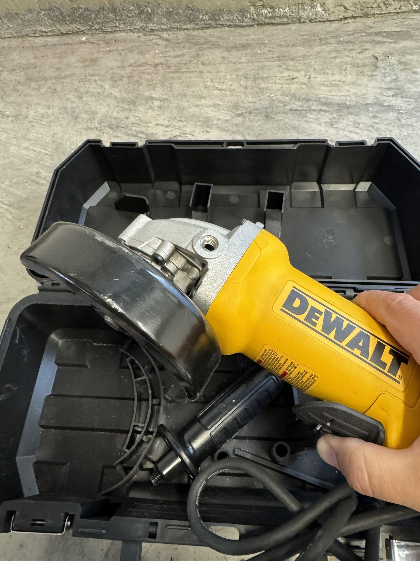Dewalt Grinder DWE402k