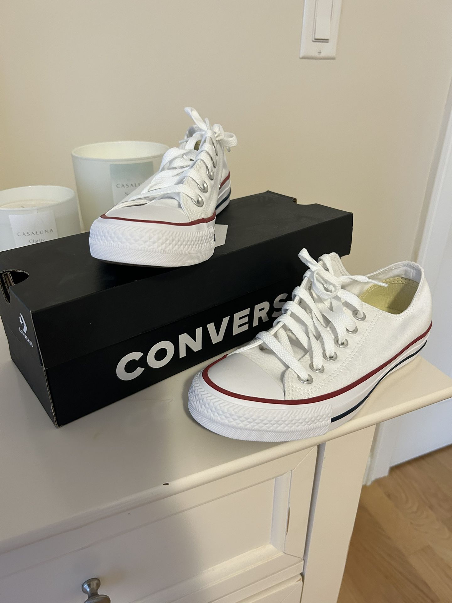 Converse Low Top Sneakers 
