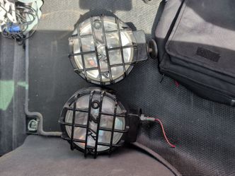 Round Off-Road Driving Lights with Grille Guards – Pair