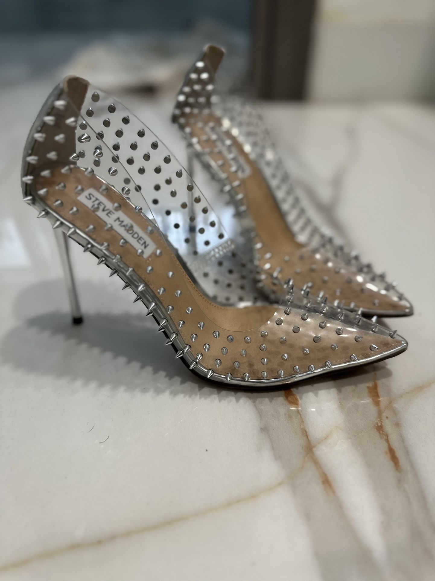 Woman Shoes Zapato De Mujer Steve Madden size 8 spikey clear pointy toe shoes