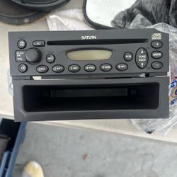 Used 2000-2003 Saturn Am/FM CD Radio $20