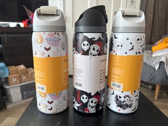 Owala FreeSip 32oz Nightmare Before Christmas Water Bottles