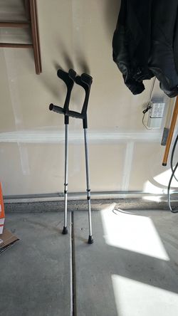 Crutches , Brand Pepe