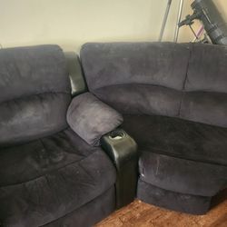Free couch pick up only in Tukwila need gone ASAP