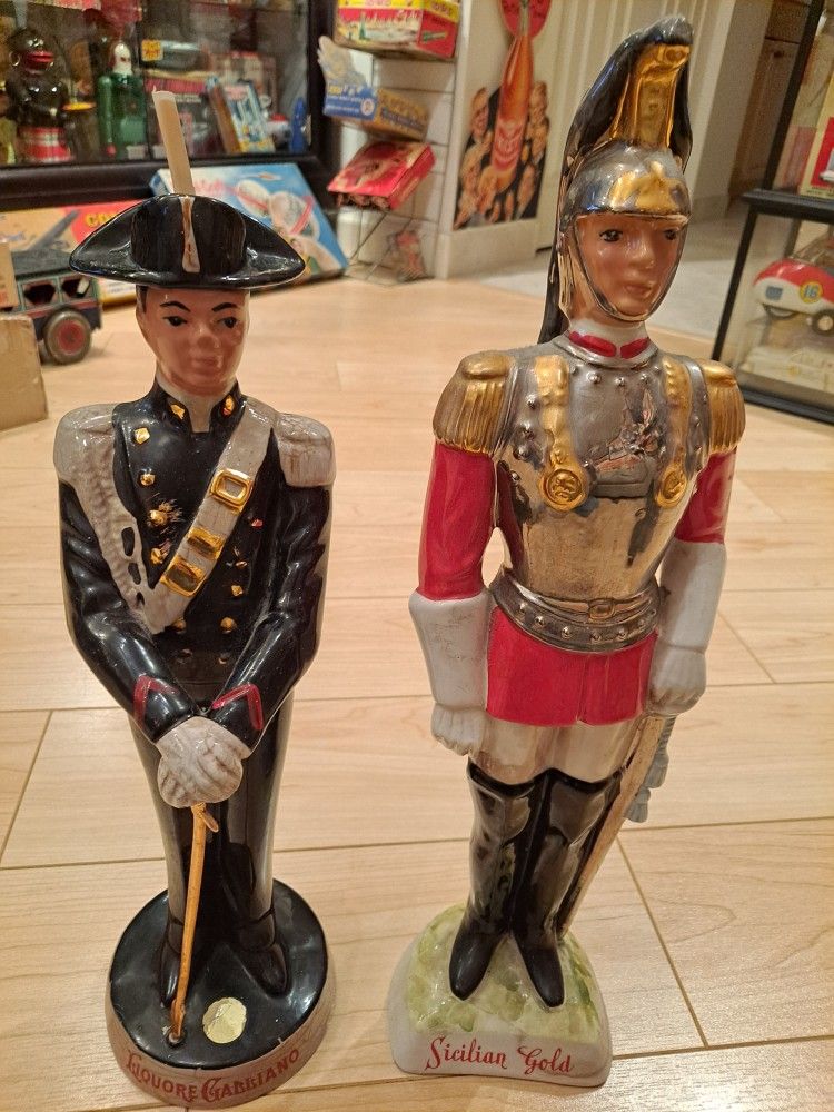 Pair of Vintage Royal Soldiers Decanter Figures