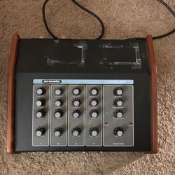 Acoustic Mixer Model 904