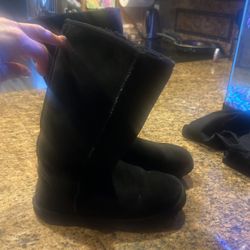 Uggs Woman’s Size 9