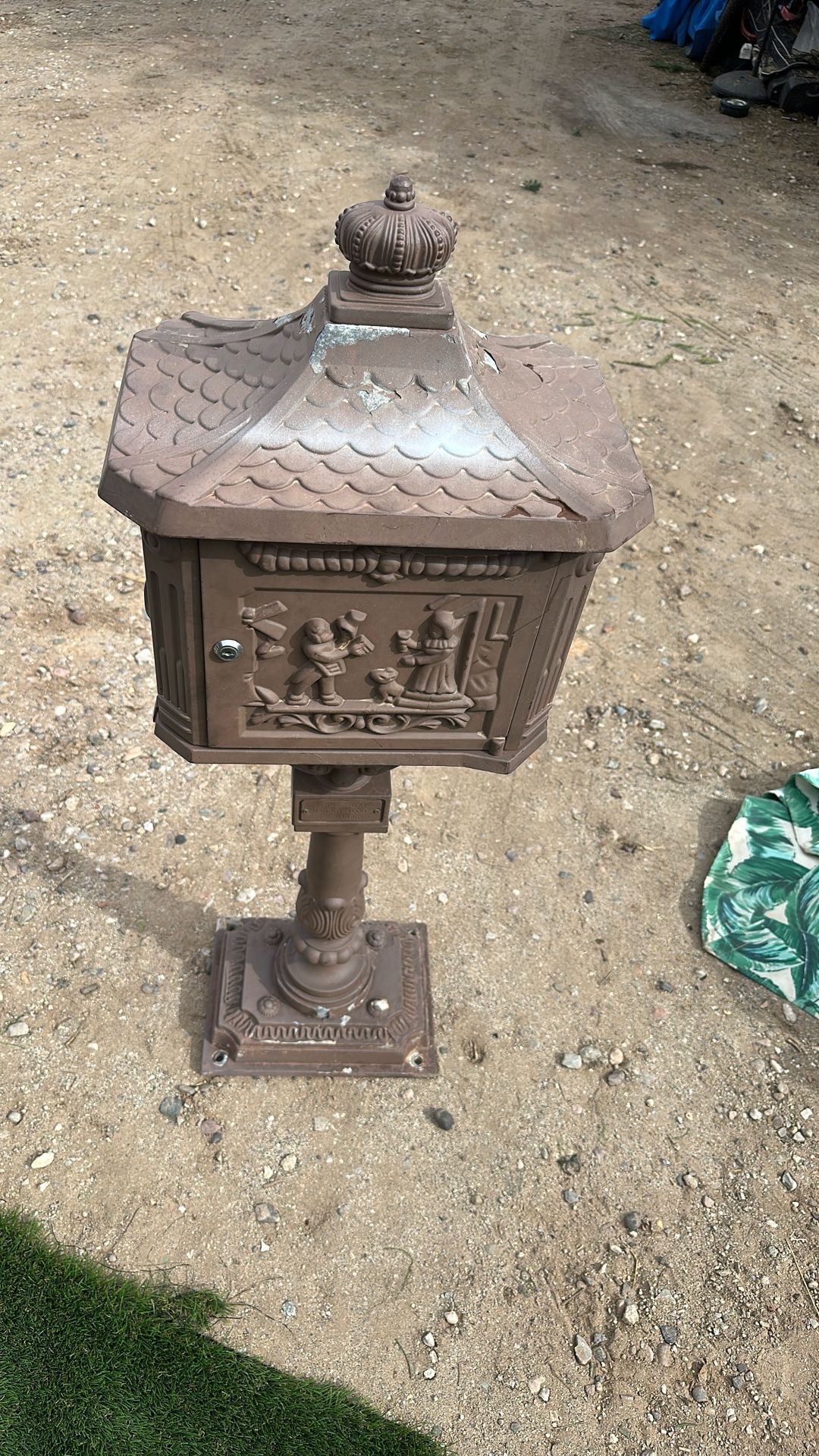 Vintage mailbox cast aluminum